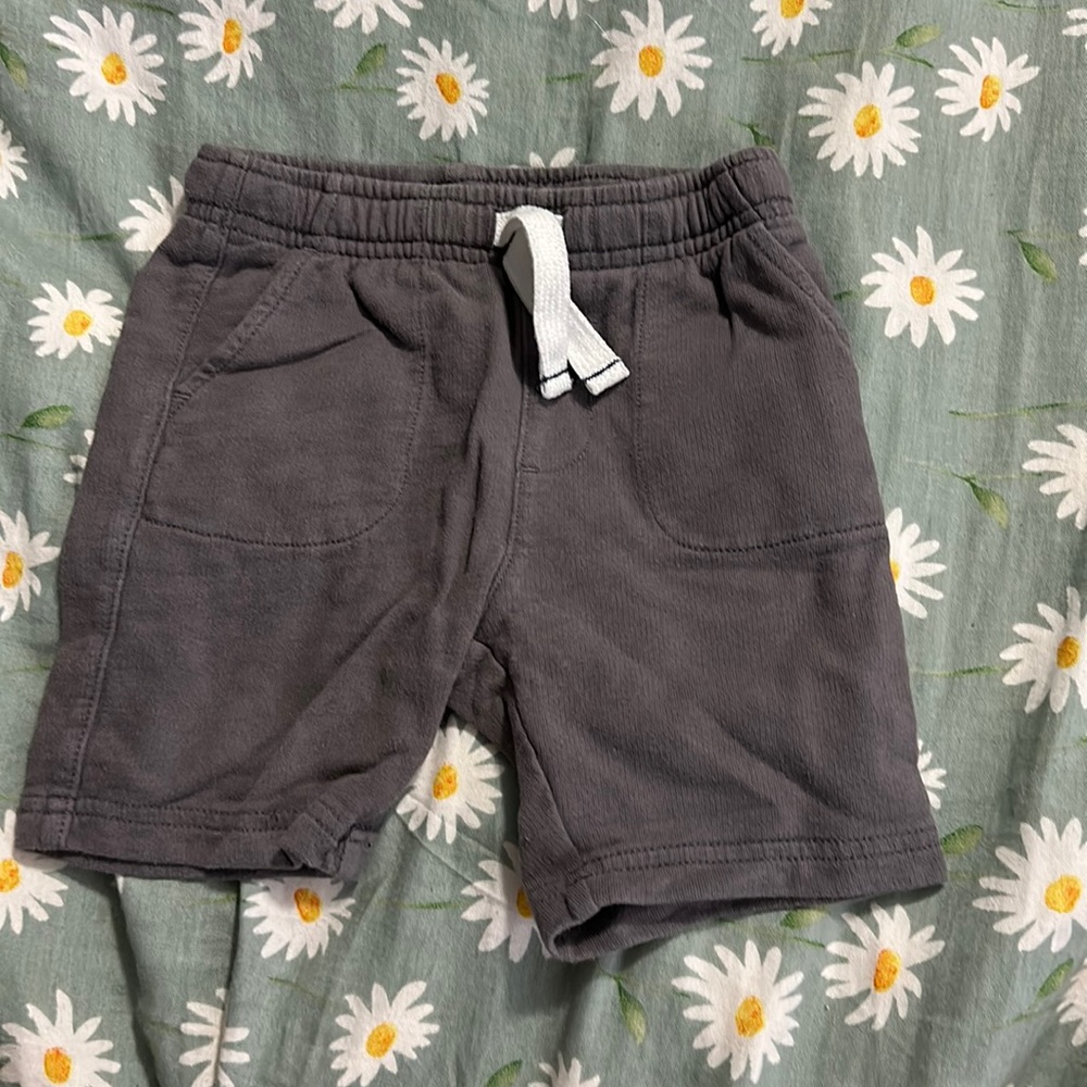 Carter’s 24 month shorts